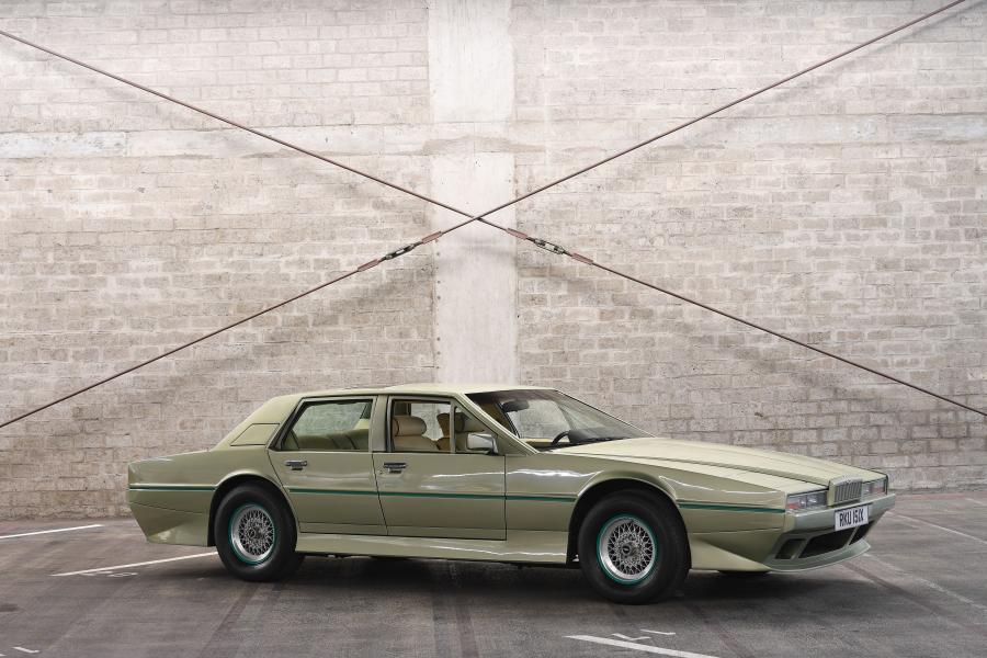  Aston Martin Lagonda by Tickford 1983 года  (фото 1 из 9)